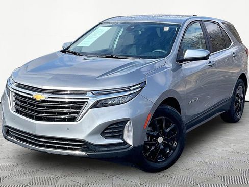 Used 2023 Chevrolet Equinox LT image 1