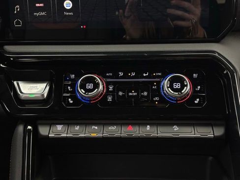 New 2026 GMC Sierra 2500 AT4 w/ AT4 Premium Plus Package AWD/4WD image 44