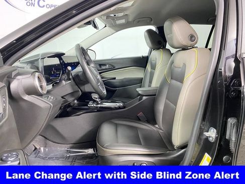 Certified 2025 Chevrolet Trax ACTIV w/ Driver Confidence Package FWD image 12