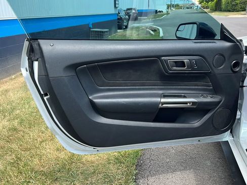 Used 2017 Ford Mustang Shelby GT350 w/ Electronics Package RWD image 11