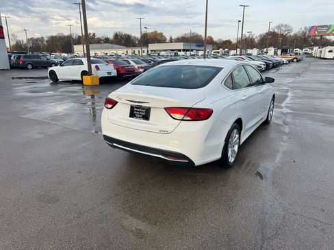 Used 2015 Chrysler 200 Limited w/ Convenience Group image 3