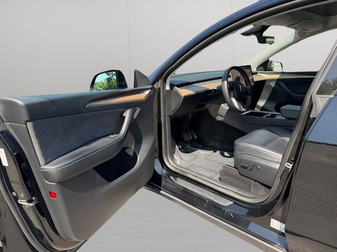 Used 2023 Tesla Model Y Long Range AWD/4WD image 11