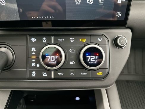 New 2026 Land Rover Defender 110 V8 image 13