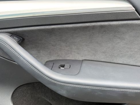 Used 2022 Tesla Model Y Performance AWD/4WD image 19
