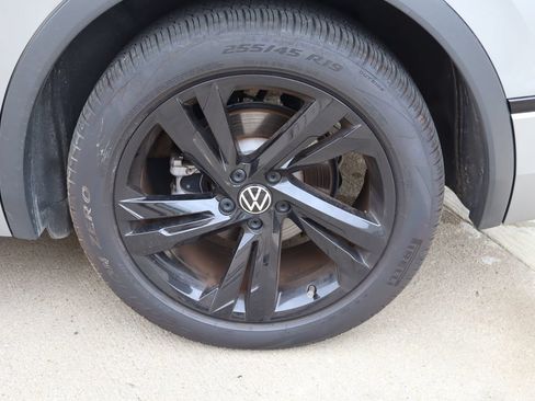 Used 2024 Volkswagen Tiguan SE R-Line w/ MDO Package, Three-Row FWD image 30