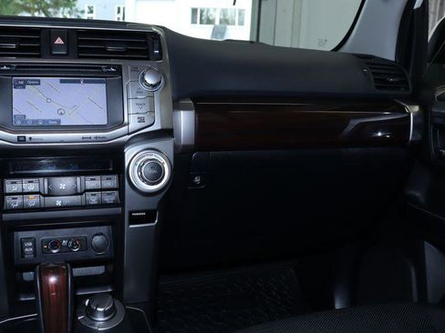 Used 2018 Toyota 4Runner SR5 AWD/4WD image 26