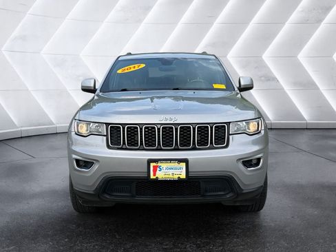 Used 2017 Jeep Grand Cherokee Laredo w/ Quick Order Package 23E AWD/4WD image 9