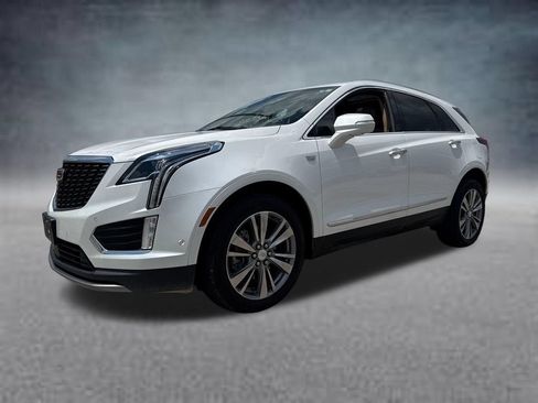Used 2021 Cadillac XT5 Premium Luxury w/ Platinum Package FWD image 3