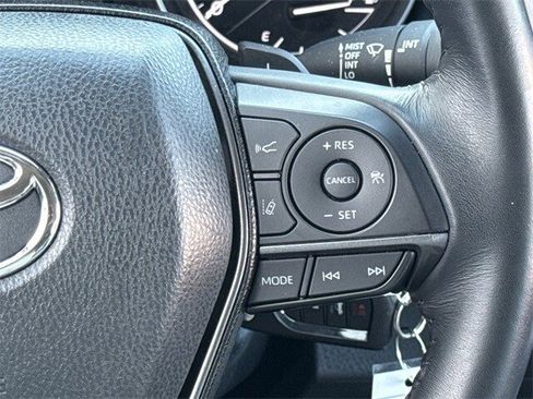 Used 2024 Toyota Camry SE image 14