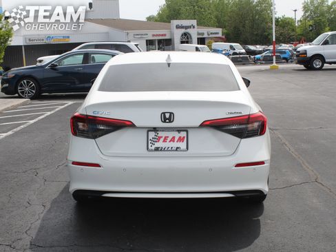 Used 2023 Honda Civic Touring image 5