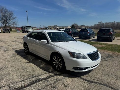 Used 2014 Chrysler 200 Limited w/ 200 S V6 Premium Group image 7