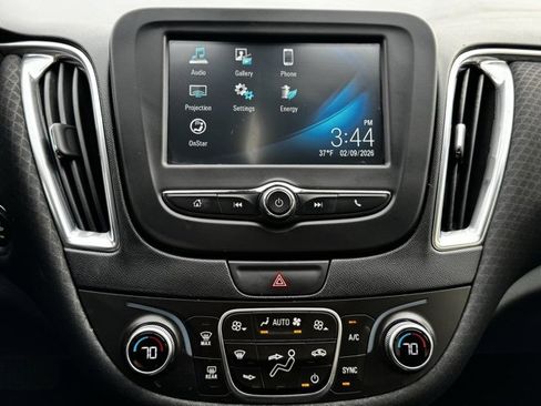 Used 2017 Chevrolet Malibu Hybrid image 10