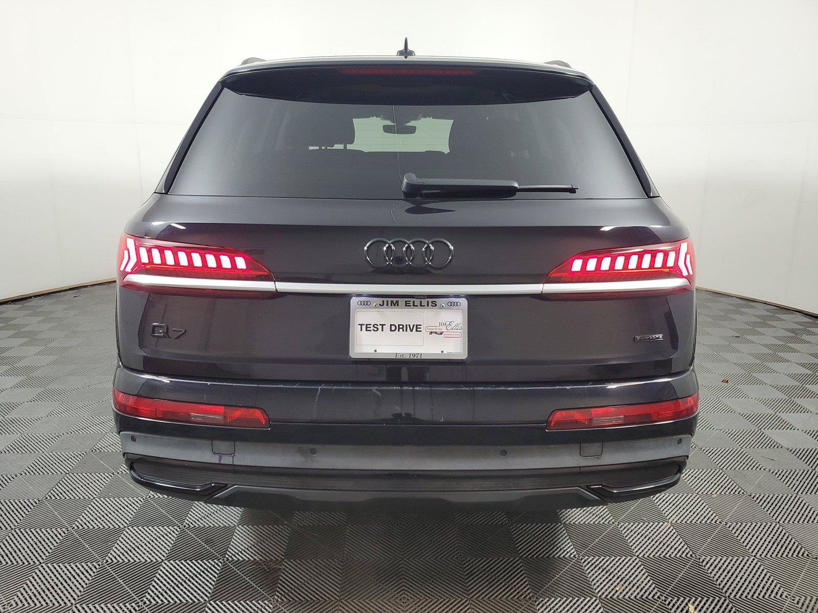 Used 2021 Audi Q7 3.0T Premium Plus w/ Premium Plus Package AWD/4WD image 5