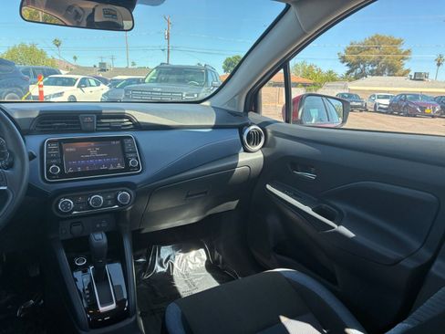 Used 2025 Nissan Versa SV FWD image 35