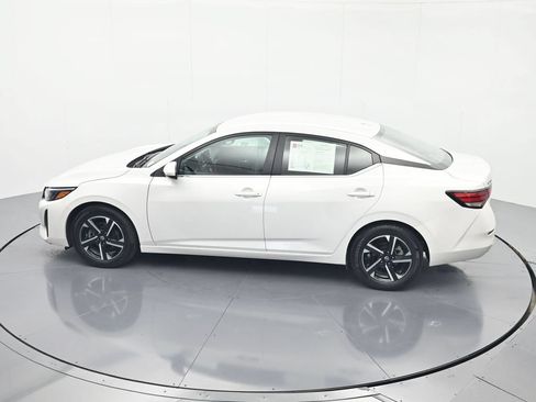 Used 2024 Nissan Sentra SV FWD image 34