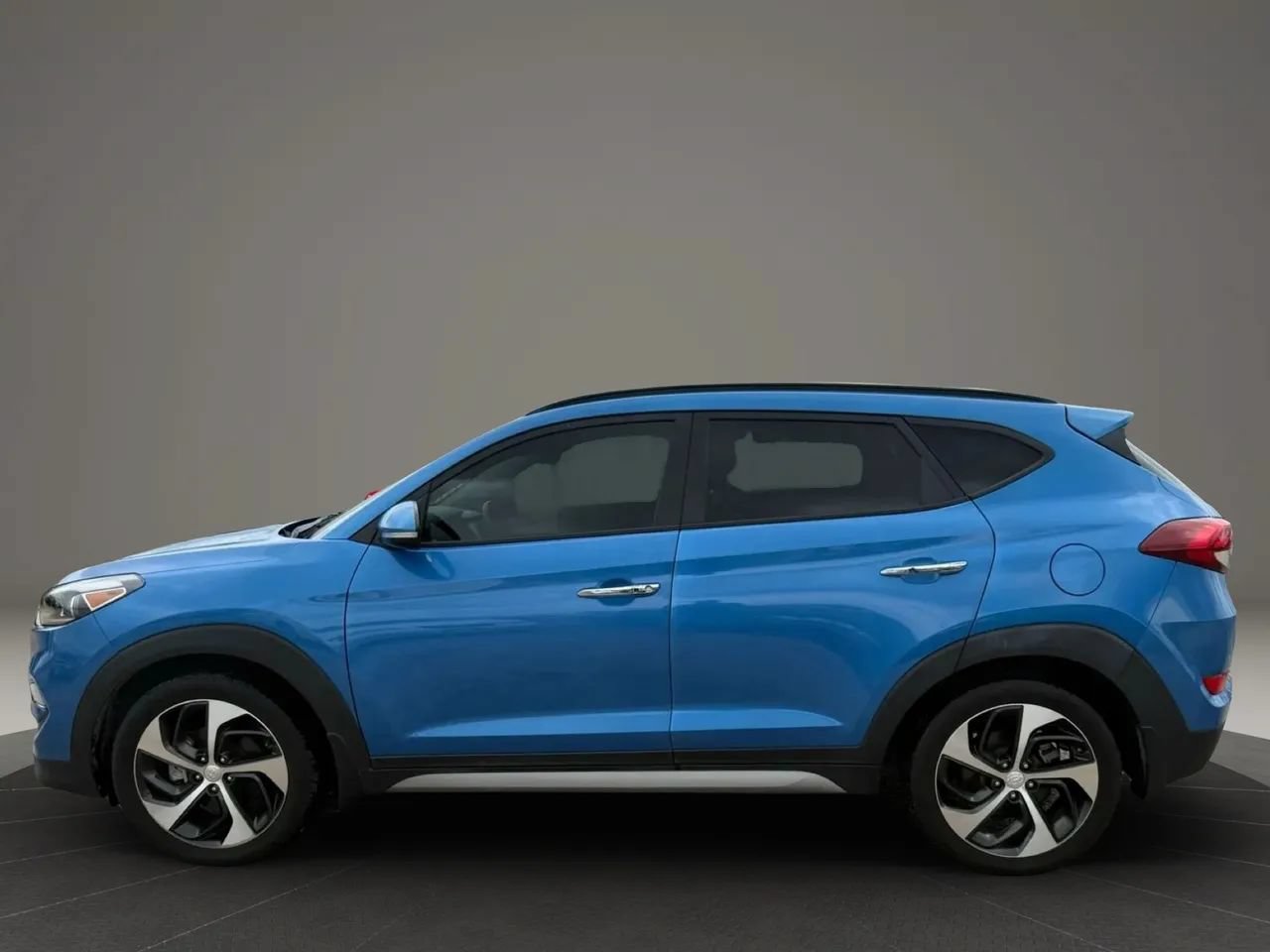 Used 2017 Hyundai Tucson Limited w/ Limited Ultimate Package 03 FWD image 11