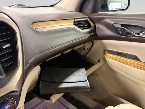 Used 2017 GMC Acadia Denali w/ Technology Package FWD image 33