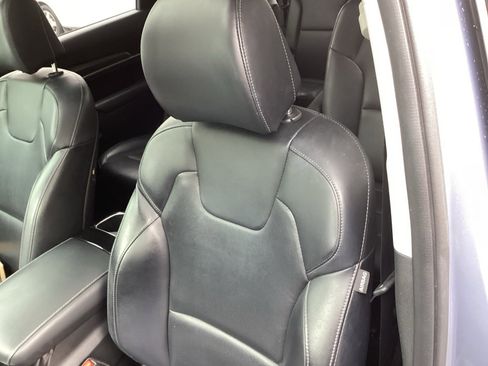 Used 2022 Kia Telluride S image 11