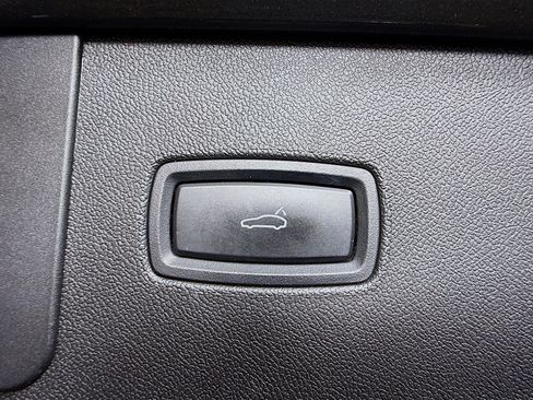 Used 2023 Porsche Cayenne AWD/4WD image 41