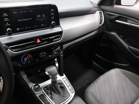 Used 2024 Kia Seltos LX AWD/4WD image 23