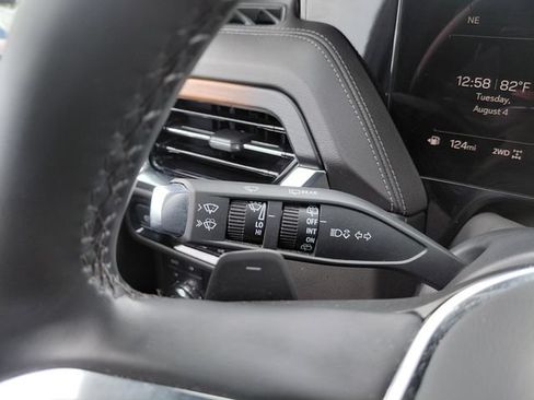 Used 2025 GMC Yukon Denali AWD/4WD image 34