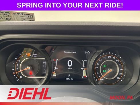 Used 2025 Jeep Wrangler Unlimited Rubicon w/ Convenience Group image 26