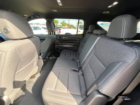 Used 2024 Chevrolet Traverse LS AWD/4WD image 21