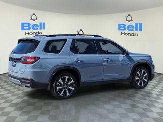 New 2025 Honda Pilot Touring video 3