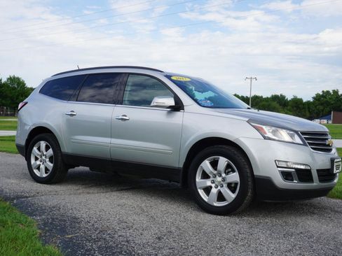 Used 2017 Chevrolet Traverse LT w/ Style and Technology Package AWD/4WD image 5