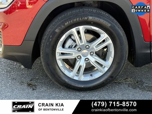 Used 2022 GMC Terrain SLE image 32