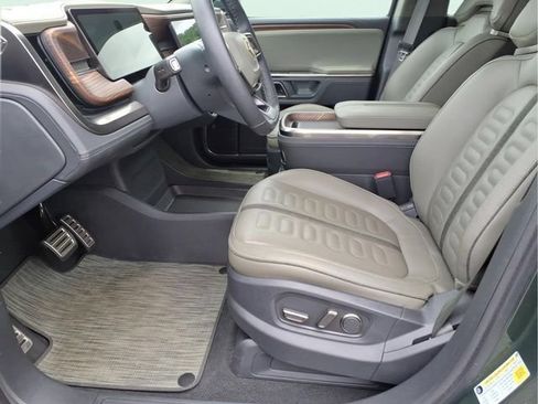 Used 2023 Rivian R1T Adventure AWD/4WD image 19