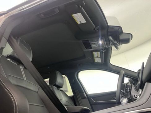 New 2026 Jaguar F-PACE R-Dynamic S image 18