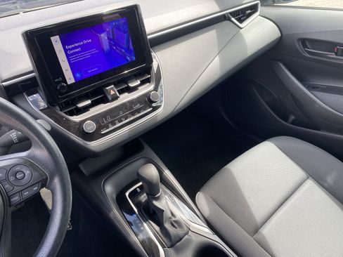Used 2025 Toyota Corolla LE FWD image 14