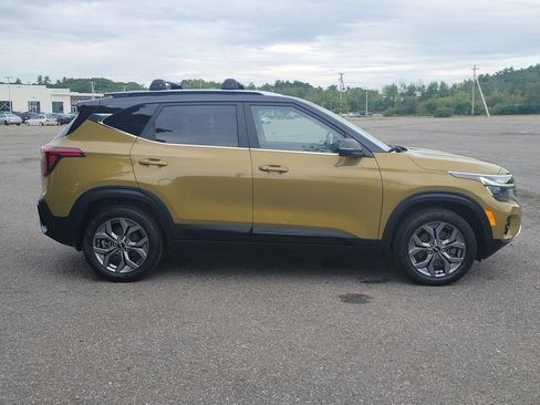 Used 2024 Kia Seltos S AWD/4WD image 4