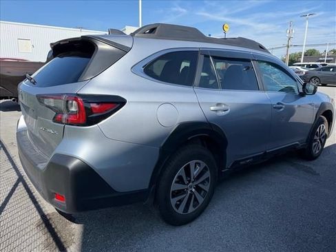 Used 2025 Subaru Outback Premium w/ Popular Package #1A AWD/4WD image 24