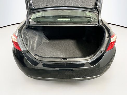 Used 2017 Toyota Corolla LE image 26