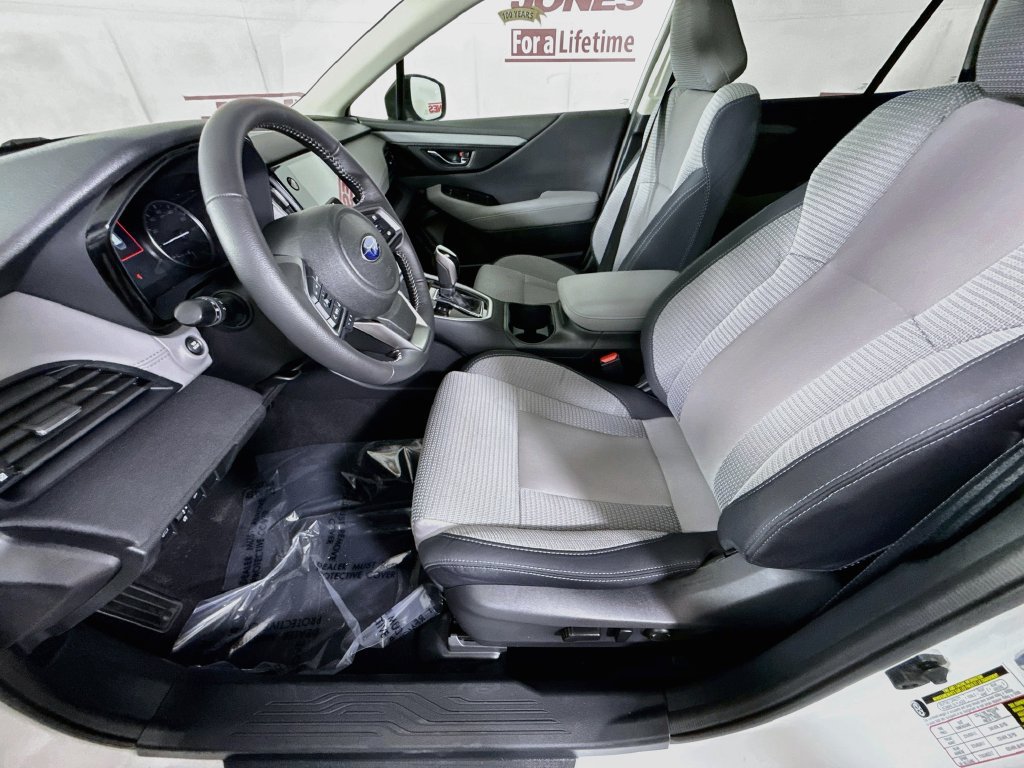 Used 2025 Subaru Outback Premium AWD/4WD image 26