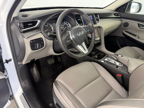 Used 2023 INFINITI QX50 Luxe FWD image 4