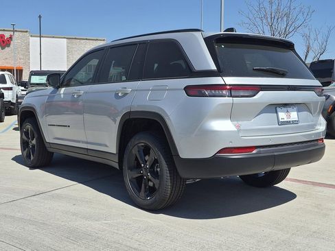 New 2026 Jeep Grand Cherokee Limited RWD image 3