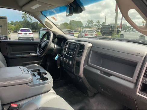 Used 2019 RAM 1500 Tradesman w/ Chrome Appearance Group RWD image 25