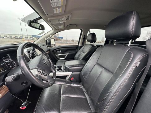 Used 2017 Nissan Titan SL image 12