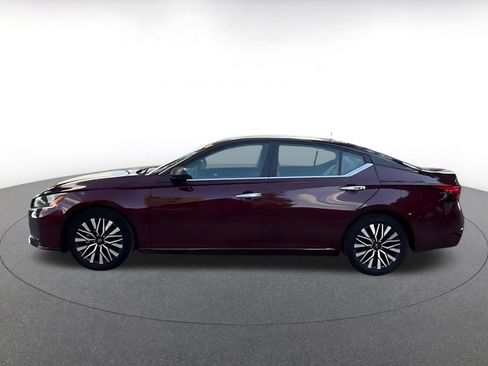 Used 2025 Nissan Altima 2.5 SV FWD image 8
