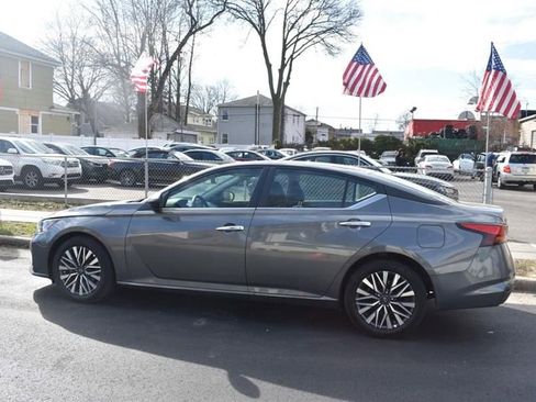 Used 2025 Nissan Altima 2.5 SV image 5