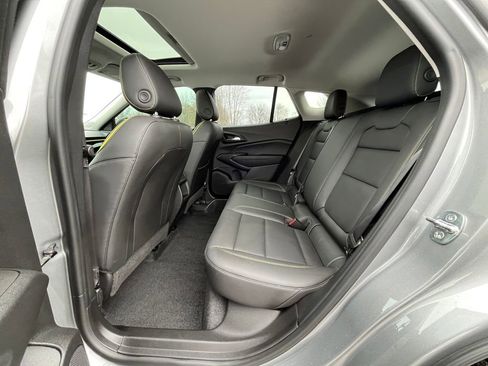 Certified 2024 Chevrolet Trax ACTIV w/ Sunroof Package image 17