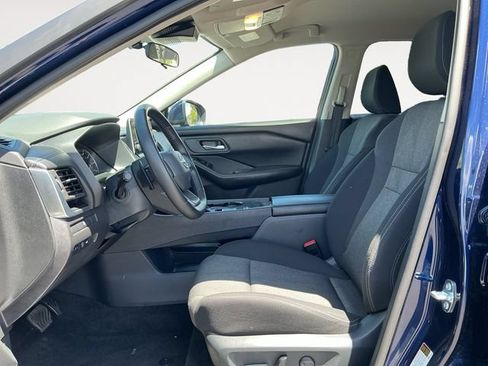 Used 2025 Nissan Rogue SV FWD image 8