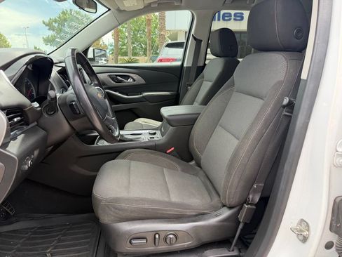 Used 2019 Chevrolet Traverse LT FWD image 5