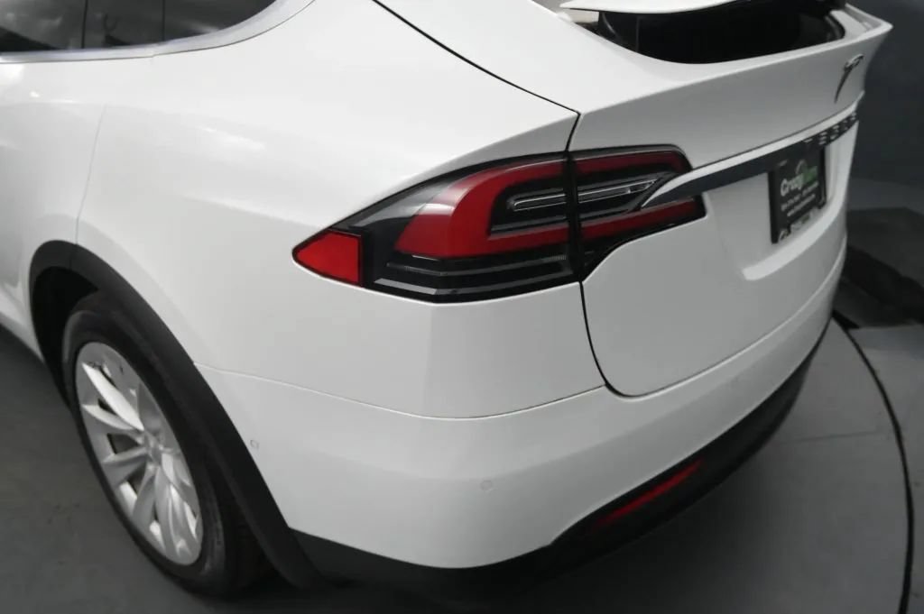 Used 2020 Tesla Model X Long Range AWD/4WD image 16