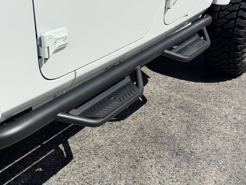 Used 2024 Jeep Gladiator Mojave image 52