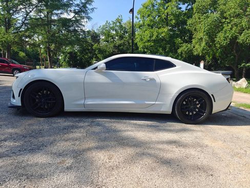 Used 2016 Chevrolet Camaro SS RWD image 8