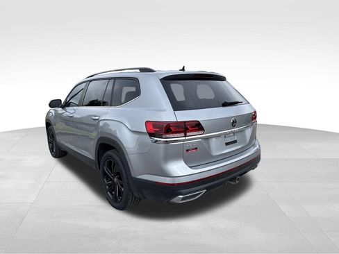 Certified 2023 Volkswagen Atlas SE w/ Panoramic Sunroof Package FWD image 6